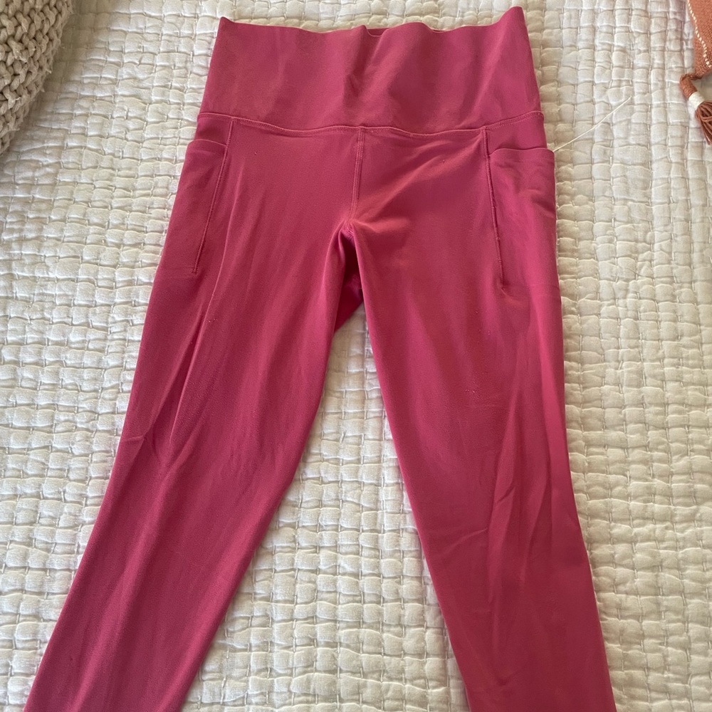 Athleta salutation hot pink leggings 7/8th length